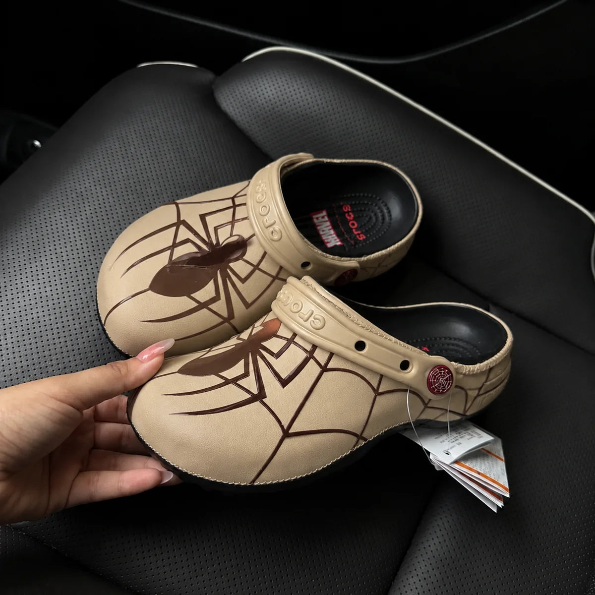 Crocs Spiderman beige