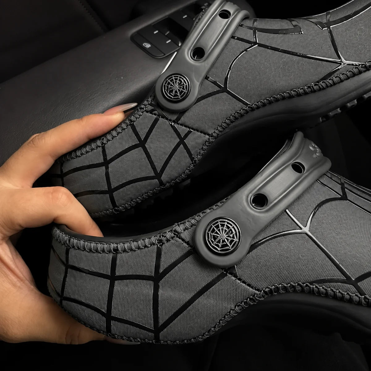 Crocs Spiderman gris