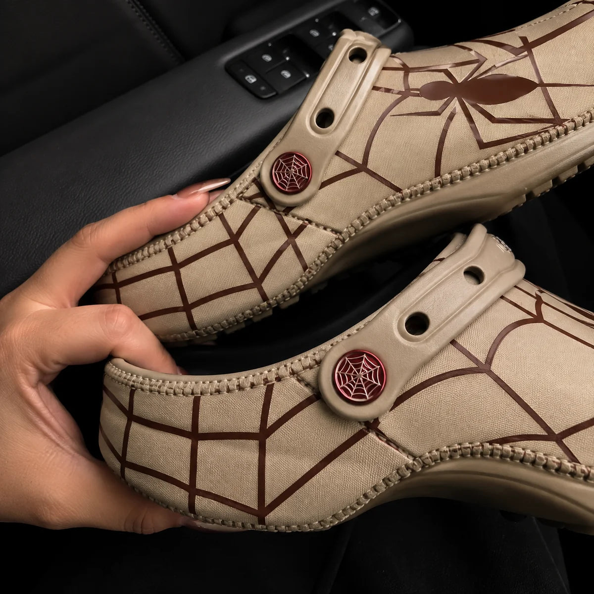 Crocs Spiderman beige