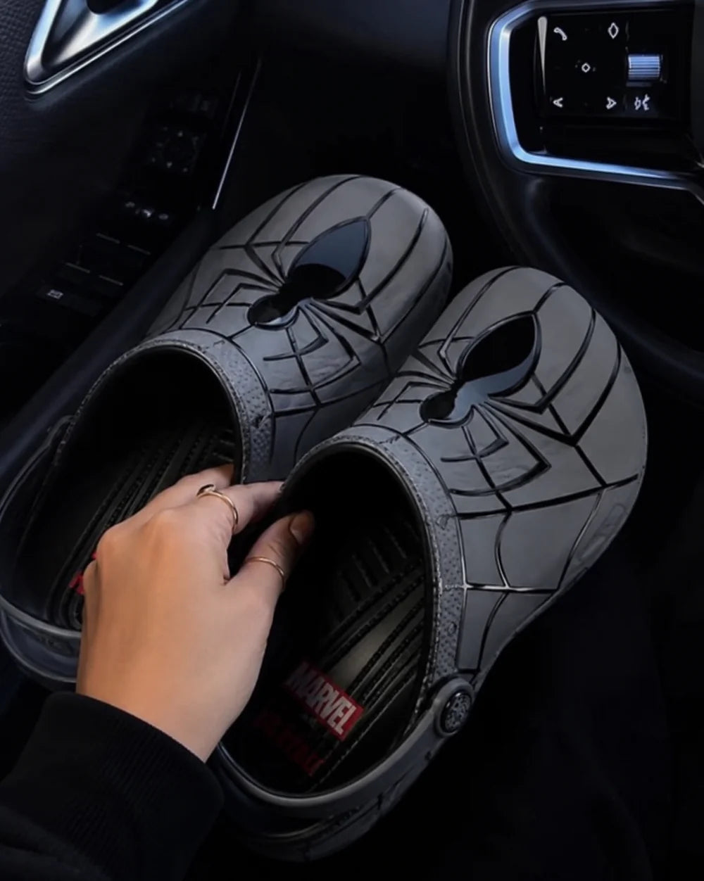 Crocs Spiderman gris